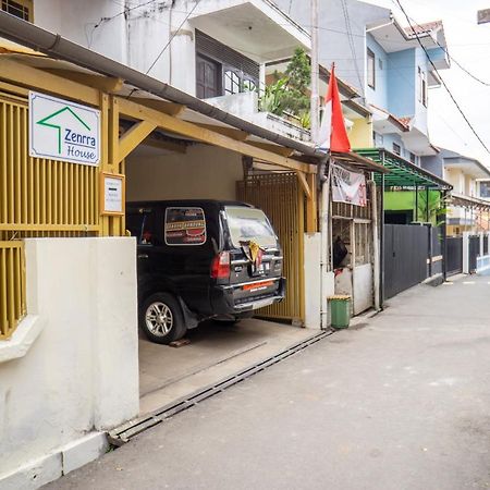 Auberge de jeunesse Zenrra Backpacker à Bandung Extérieur photo