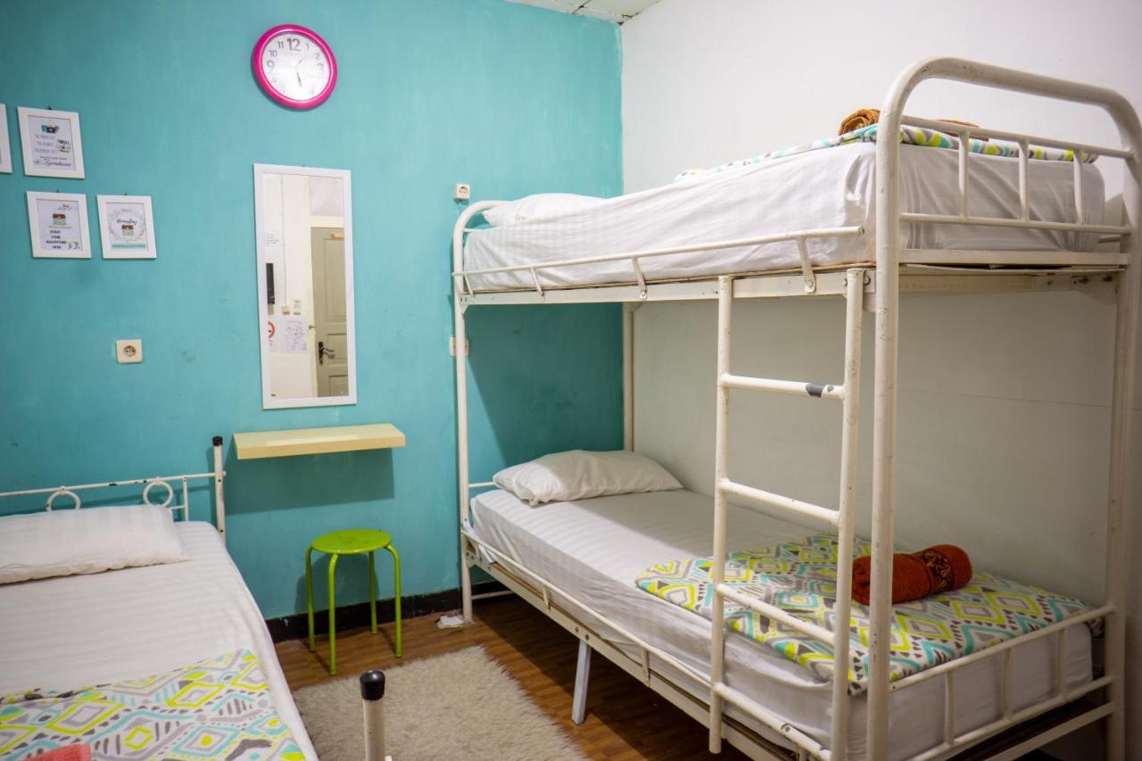 Auberge de jeunesse Zenrra Backpacker à Bandung Extérieur photo