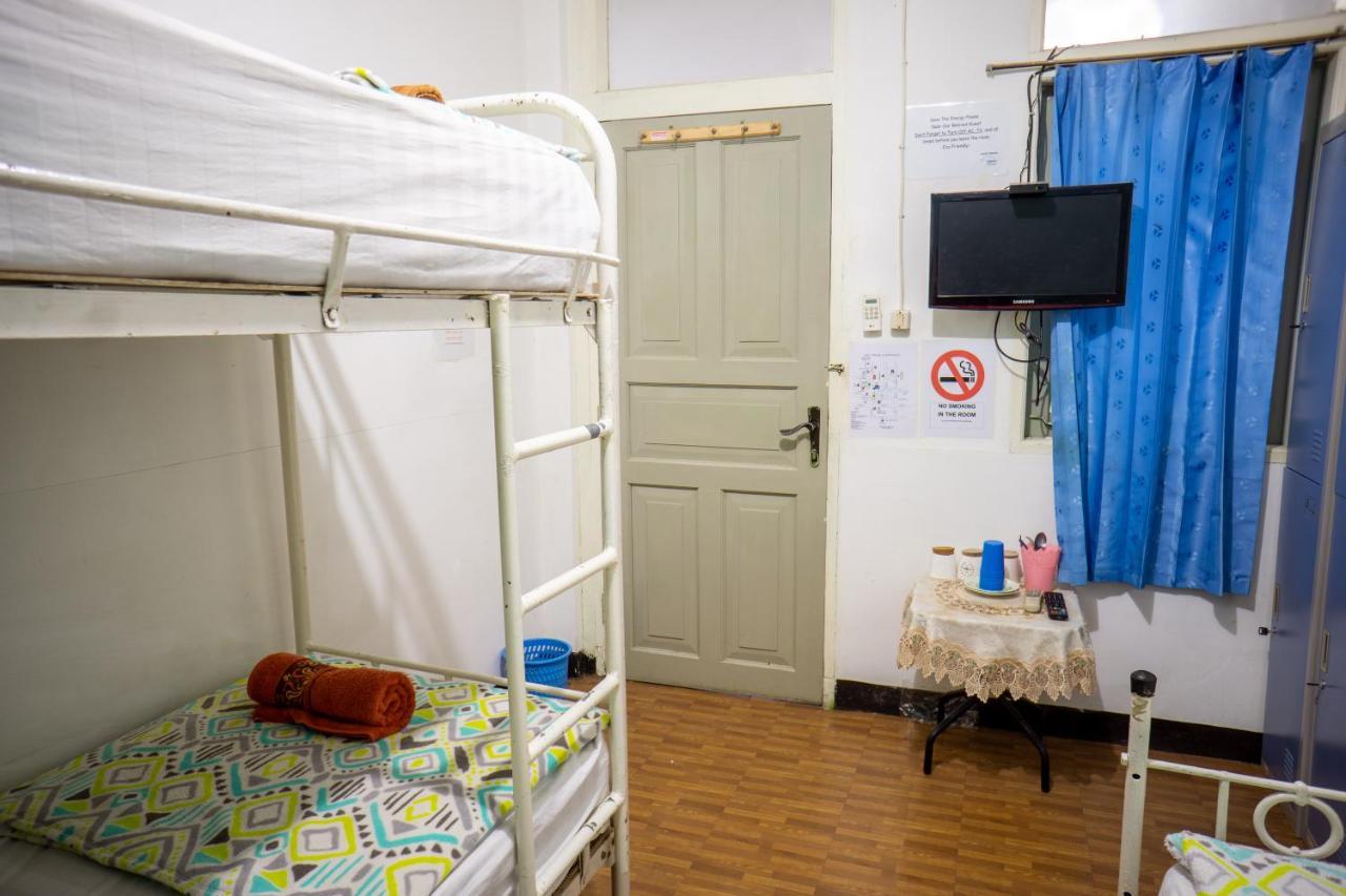 Auberge de jeunesse Zenrra Backpacker à Bandung Extérieur photo