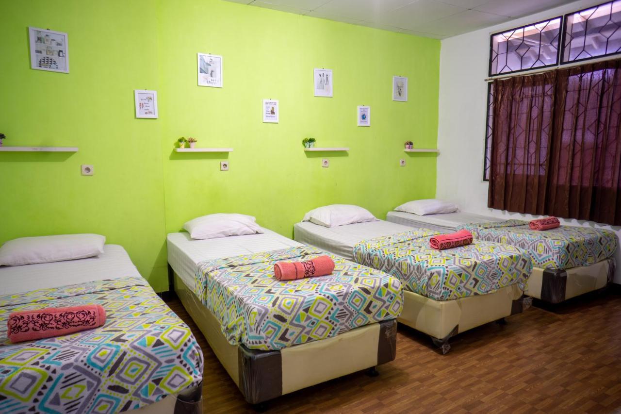 Auberge de jeunesse Zenrra Backpacker à Bandung Extérieur photo