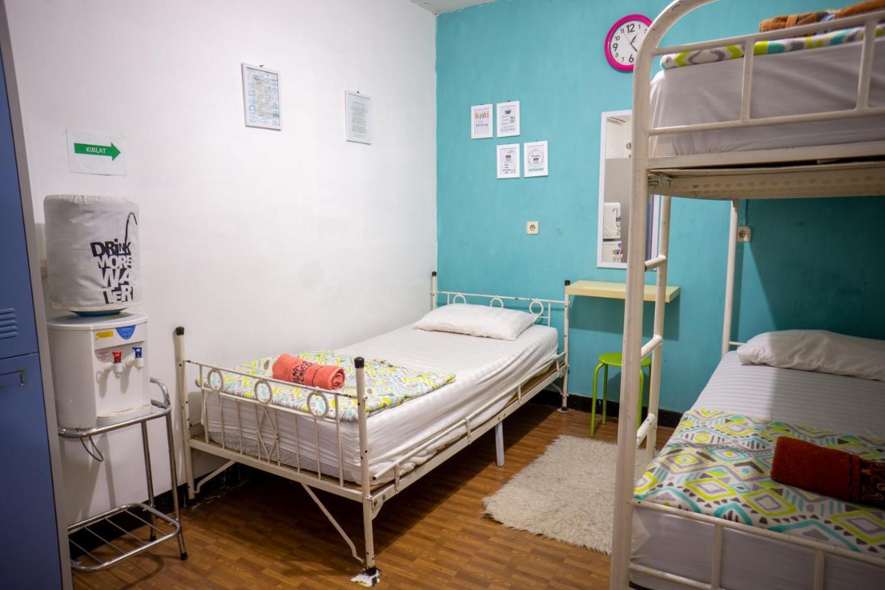 Auberge de jeunesse Zenrra Backpacker à Bandung Extérieur photo